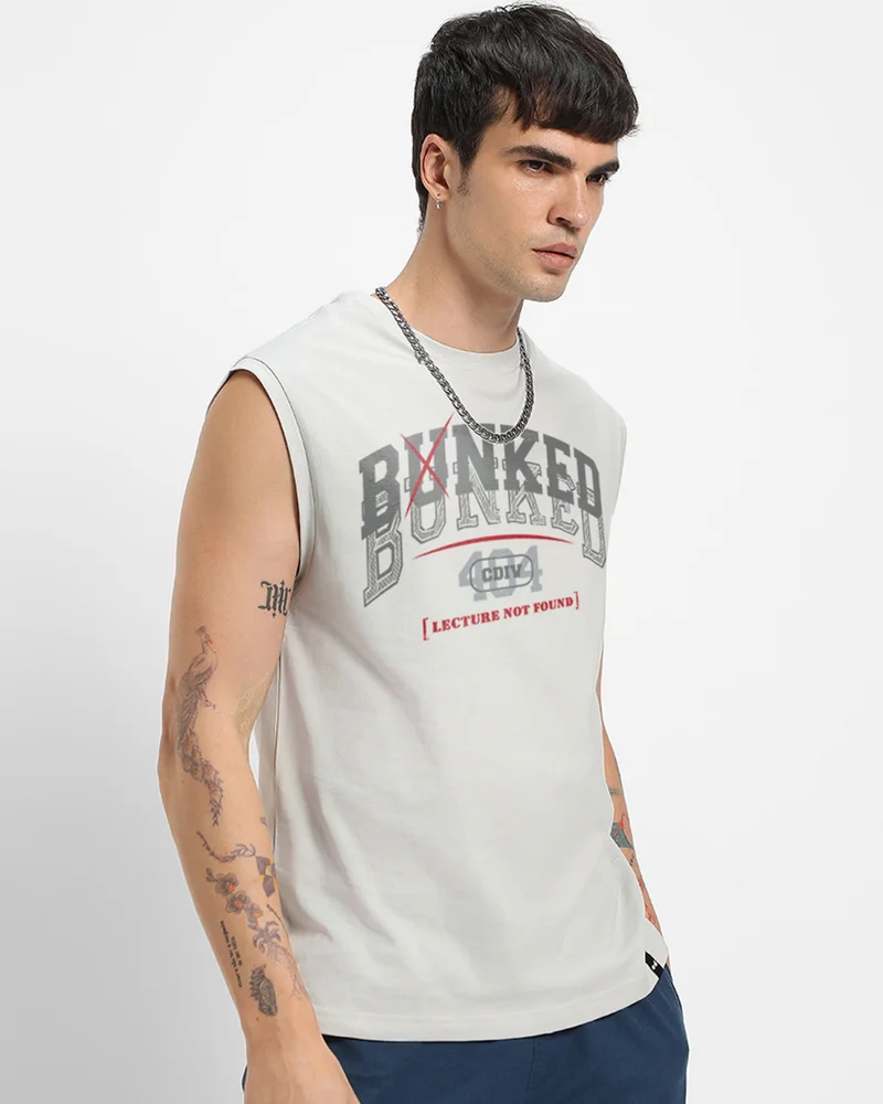 بيواكوف Men's Grey Bunked Typography Boxy Fit Vest